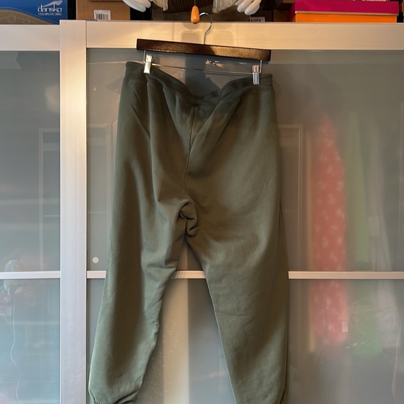 Cactus color Gap Factory women’s sweatpants - Picture 2 of 3